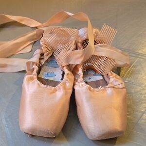 Used Pointe Shoes
